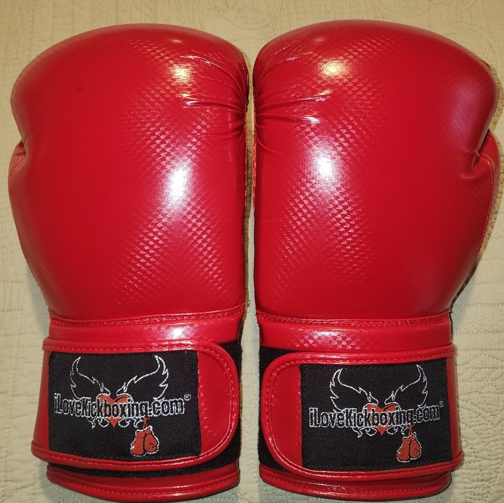 ILKB 14 0z boxing gloves